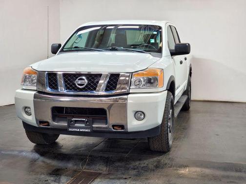 2015 Nissan Titan SV
