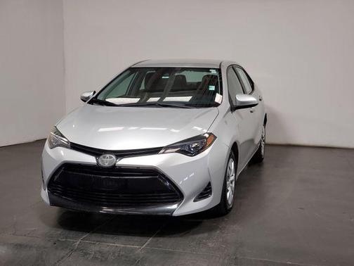 Classic Silver Metallic 2017 Toyota Corolla LE