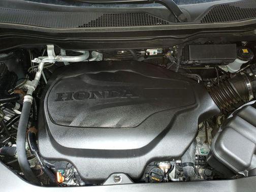 Modern Steel Metallic 2025 Honda Ridgeline RTL