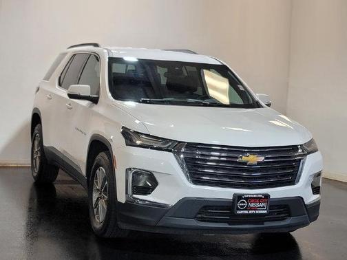 Summit White 2022 Chevrolet Traverse LT Cloth