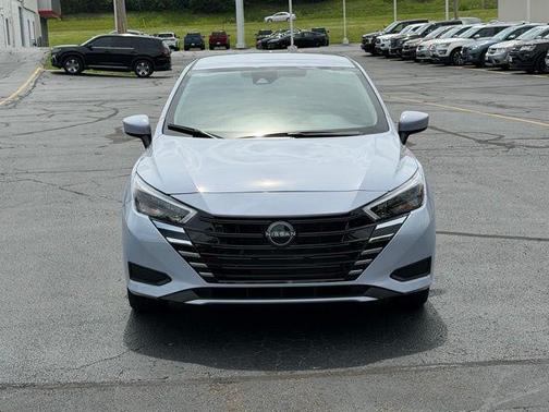Gray Sky Pearl 2025 Nissan Versa 1.6 SV