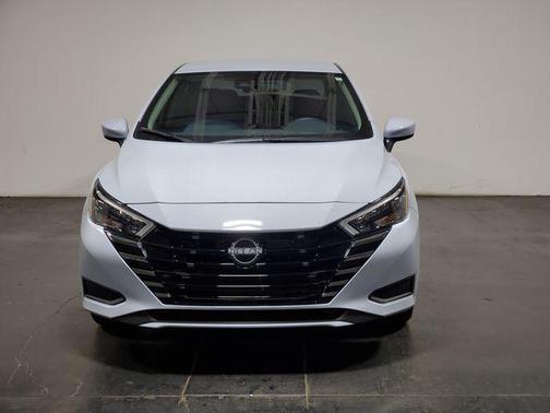 Gray Sky Pearl 2025 Nissan Versa 1.6 SV