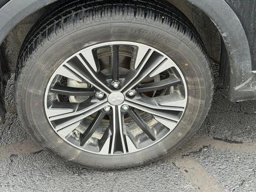 Labrador Black Pearl 2022 Mitsubishi Eclipse Cross SE