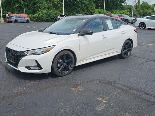 Super Black 2022 Nissan Sentra SR