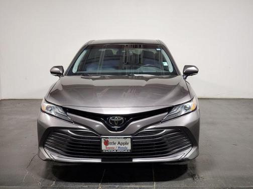 Predawn Gray Mica 2018 Toyota Camry XLE