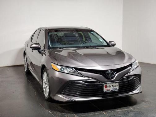 Predawn Gray Mica 2018 Toyota Camry XLE