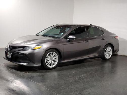 Predawn Gray Mica 2018 Toyota Camry XLE