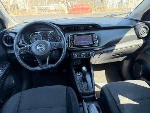 Super Black 2023 Nissan Kicks S