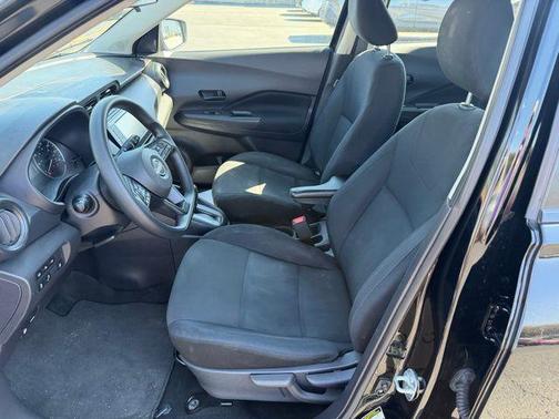 Super Black 2023 Nissan Kicks S