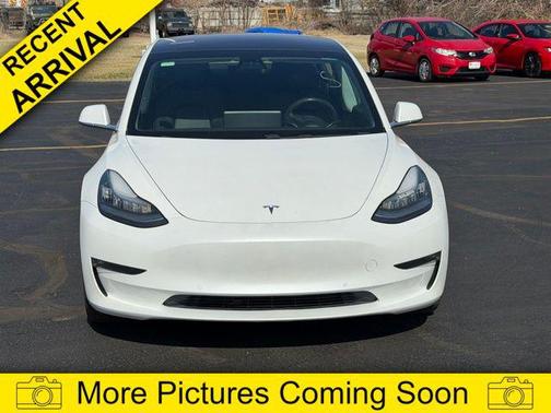Pearl White Multi-Coat 2019 Tesla Model 3 Long Range