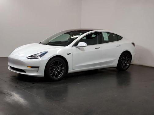 Pearl White Multi-Coat 2019 Tesla Model 3 Long Range