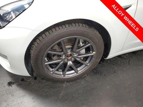 Pearl White Multi-Coat 2019 Tesla Model 3 Long Range