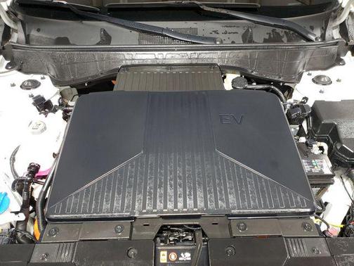 Atlas White 2024 Hyundai KONA EV SEL