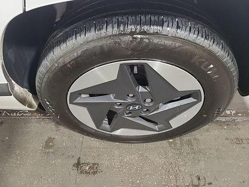 Atlas White 2024 Hyundai KONA EV SEL
