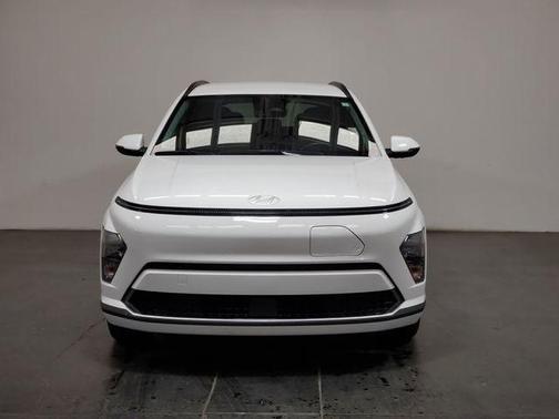 Atlas White 2024 Hyundai KONA EV SEL