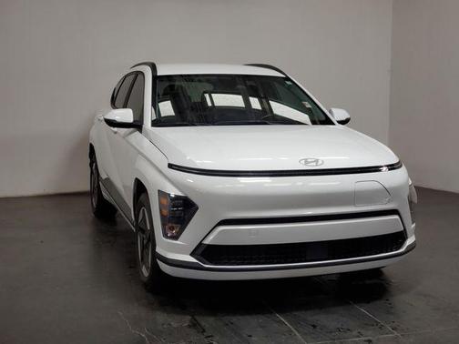 Atlas White 2024 Hyundai KONA EV SEL