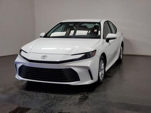 Ice Cap 2025 Toyota Camry LE