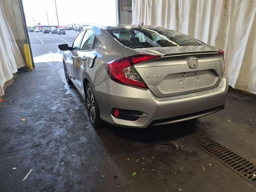 Lunar Silver Metallic 2018 Honda Civic EX-T