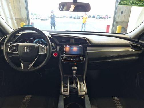Lunar Silver Metallic 2018 Honda Civic EX-T