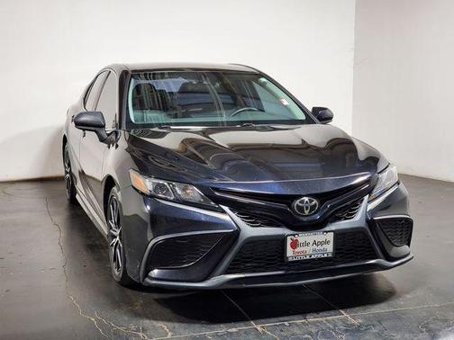 Midnight Black Metallic 2021 Toyota Camry SE