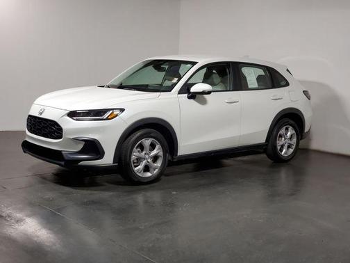 Platinum White Pearl 2024 Honda HR-V LX