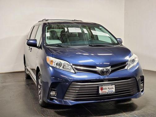 2019 Toyota Sienna XLE