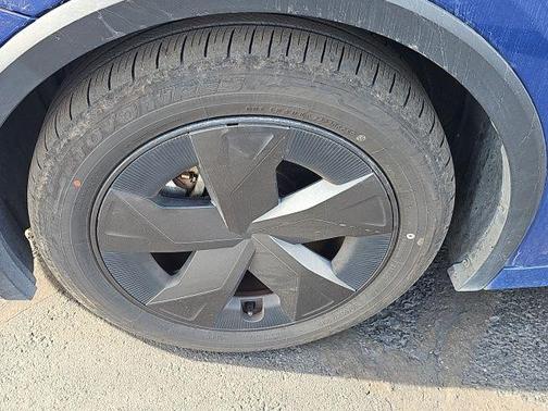 2023 Toyota Prius LE