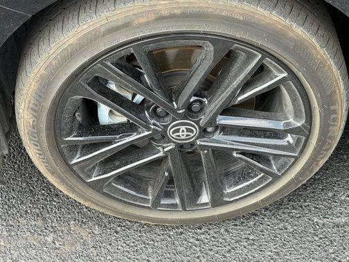Midnight Black Metallic 2025 Toyota Camry SE