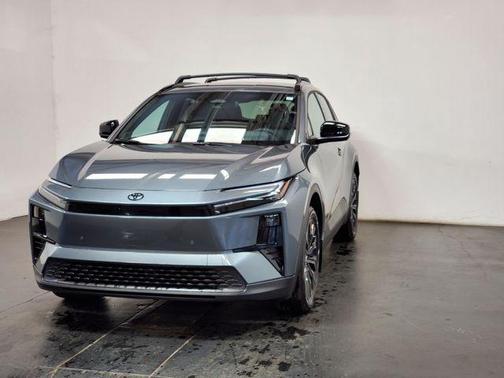 Overcast 2026 Toyota C-HR XSE