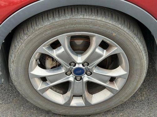 Sunset 2016 Ford Escape SE