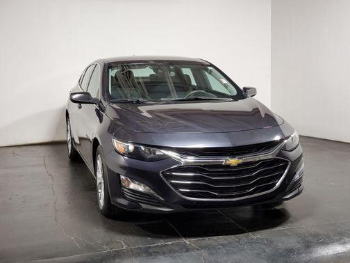 Dark Ash Metallic 2023 Chevrolet Malibu FWD 1LT