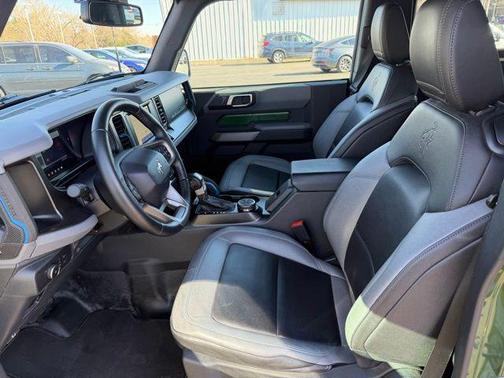 Eruption Green Metallic 2022 Ford Bronco Black Diamond