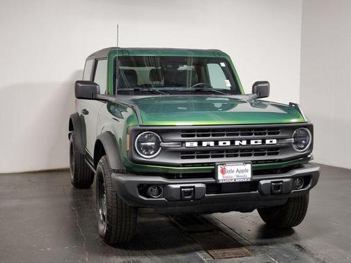 Eruption Green Metallic 2022 Ford Bronco Black Diamond