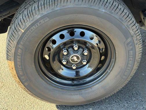 Eruption Green Metallic 2022 Ford Bronco Black Diamond