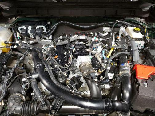 Eruption Green Metallic 2022 Ford Bronco Black Diamond