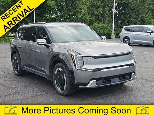 Pebble Gray 2024 Kia EV9 Land