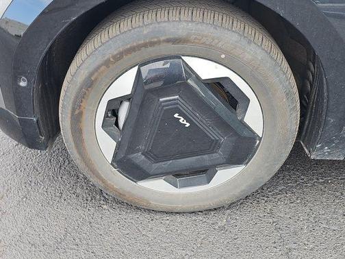 Pebble Gray 2024 Kia EV9 Land