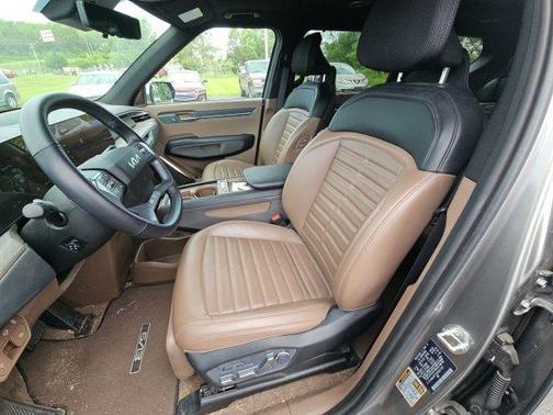 Pebble Gray 2024 Kia EV9 Land