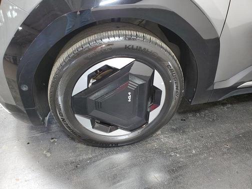 Pebble Gray 2024 Kia EV9 Land