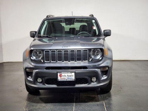 Graphite Gray 2022 Jeep Renegade Latitude