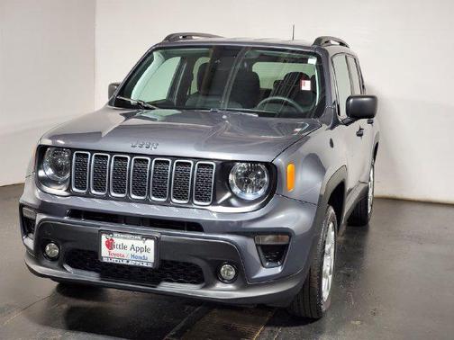 Graphite Gray 2022 Jeep Renegade Latitude