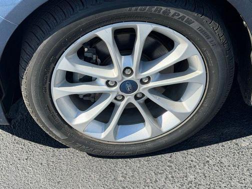 Blue Metallic 2019 Ford Fusion Hybrid SE