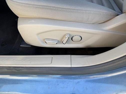 Blue Metallic 2019 Ford Fusion Hybrid SE