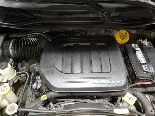 Granite Pearlcoat 2017 Dodge Grand Caravan GT