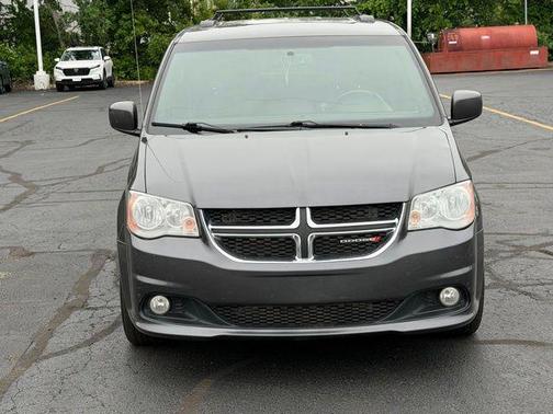 Granite Pearlcoat 2017 Dodge Grand Caravan GT