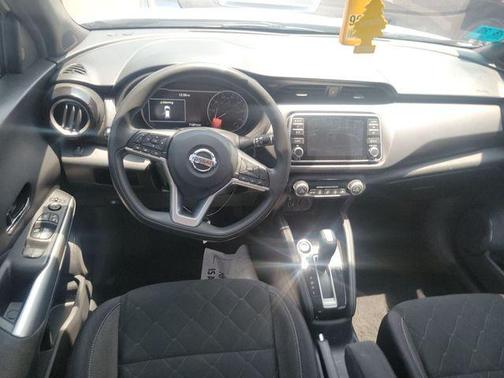 Aspen White Tricoat 2019 Nissan Kicks SV