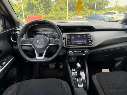Aspen White Tricoat 2019 Nissan Kicks SV