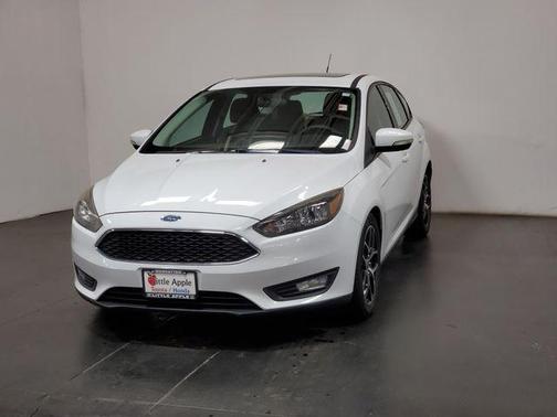 Oxford White 2018 Ford Focus SEL