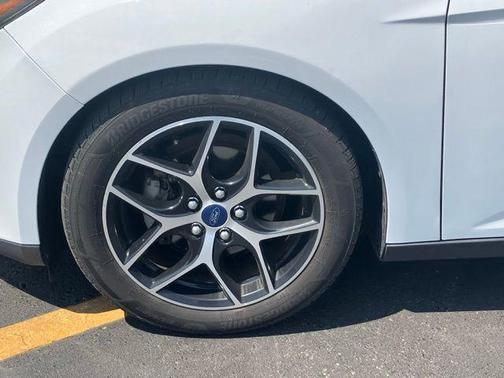 Oxford White 2018 Ford Focus SEL
