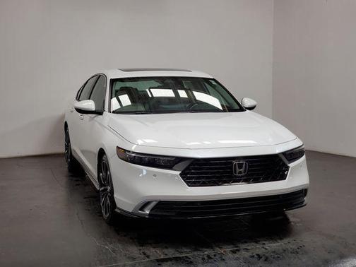 Platinum White Pearl 2026 Honda Accord Hybrid Touring